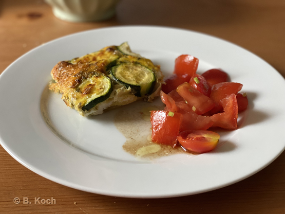 Kartoffel-Zucchini-Tortilla mit Tomatensalat | Brittas Kochbuch